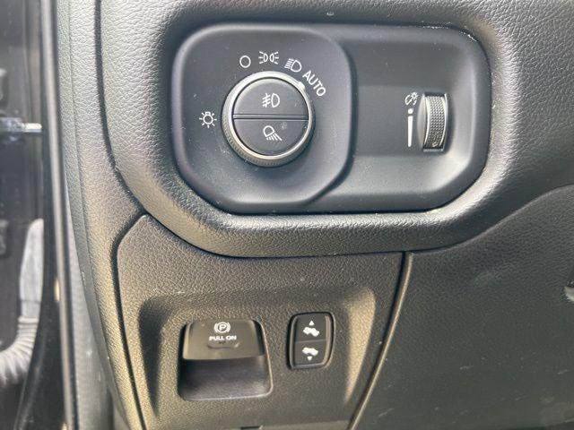 2022 Ram 1500 Big Horn Crew Cab 4x4 5'7" Box