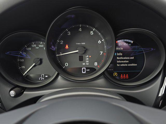 2026 Porsche Macan AWD