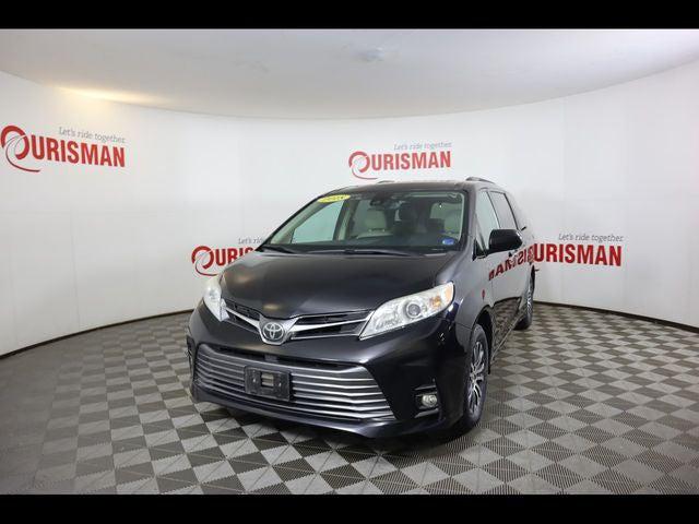 2018 Toyota Sienna XLE 8 Passenger