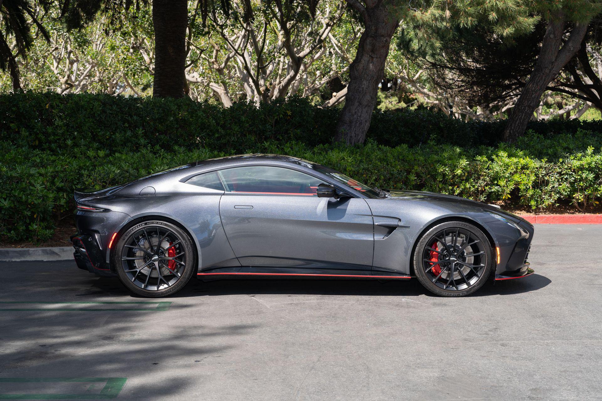 Aston Martin 2026 Vantage 