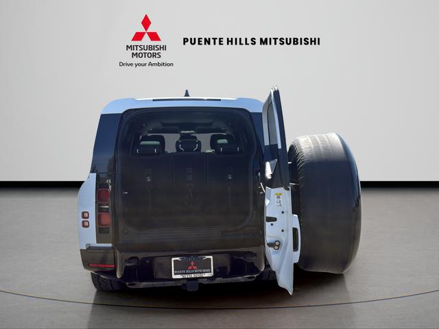 2024 Land Rover Defender 130 P400 X-Dynamic SE