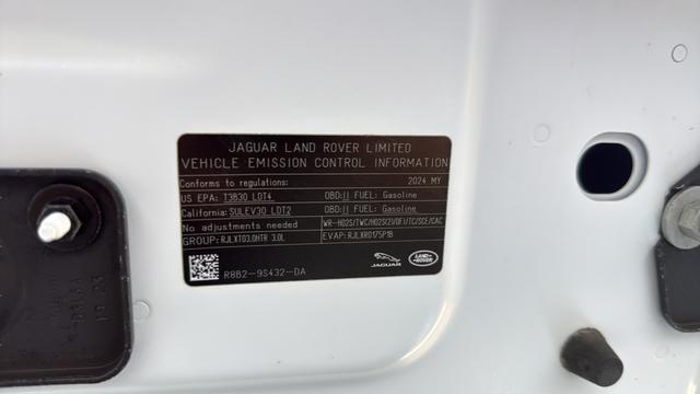 2024 Land Rover Defender 130 P400 X-Dynamic SE