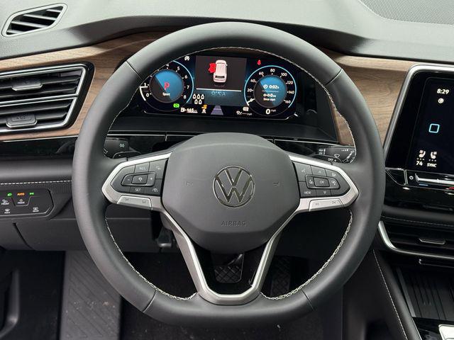 2026 Volkswagen Atlas SE with Technology