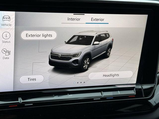 2026 Volkswagen Atlas SE with Technology