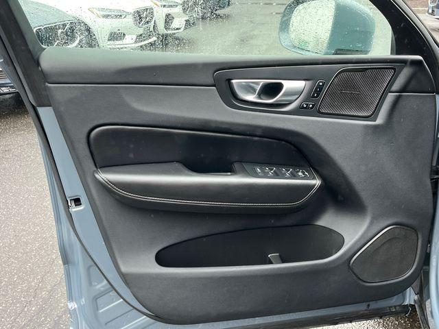 2023 Volvo XC60 Recharge T8 Ultimate Bright Theme