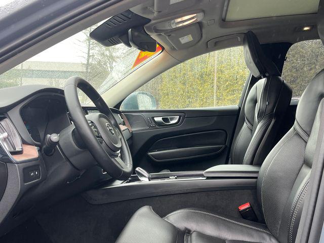 2023 Volvo XC60 Recharge T8 Ultimate Bright Theme