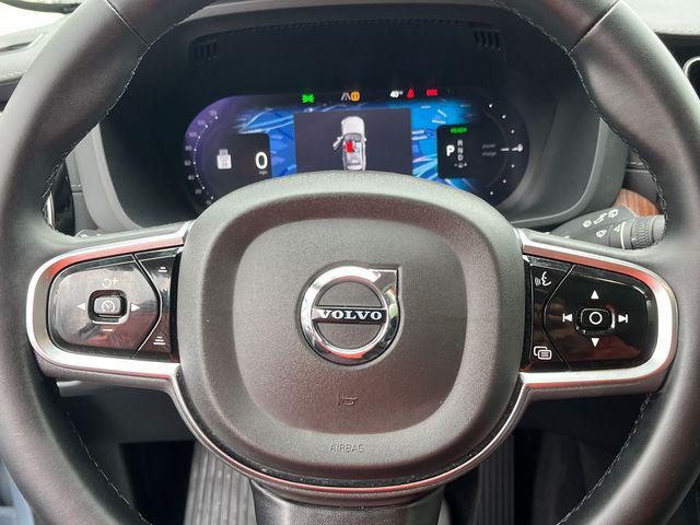 2023 Volvo XC60 Recharge T8 Ultimate Bright Theme