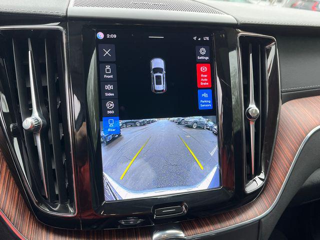 2023 Volvo XC60 Recharge T8 Ultimate Bright Theme