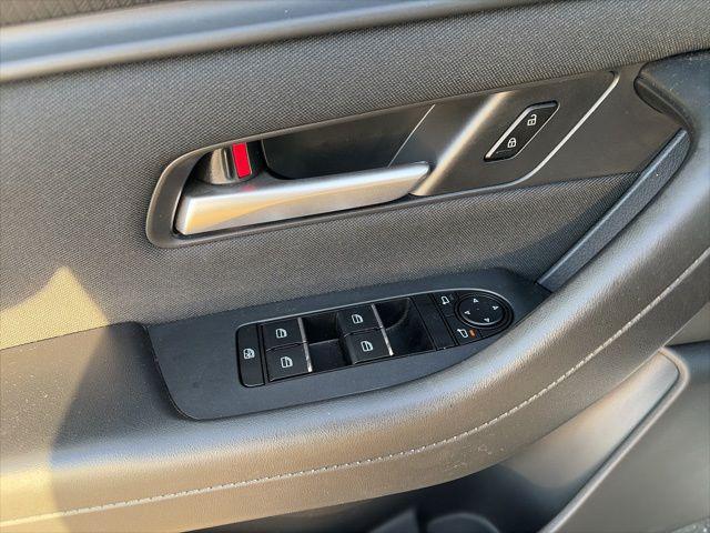 2024 Mazda X-90 3.3 Turbo Select