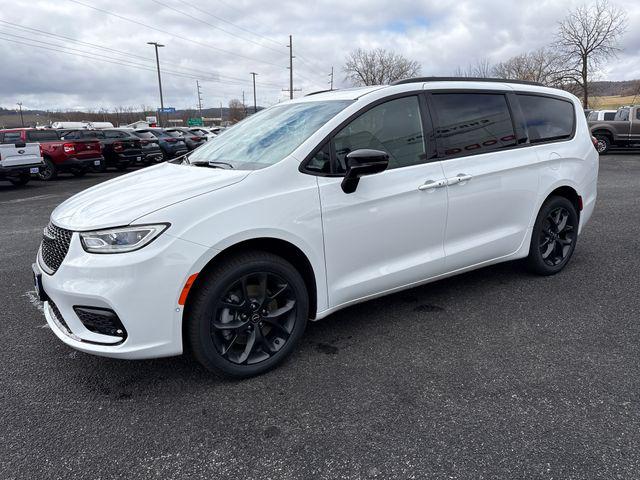 2026 Chrysler Pacifica Limited AWD for sale in Prairie du Chien, WI