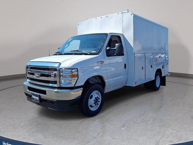 2027 Ford E-Series Cutaway Base for sale in Maple Shade, NJ