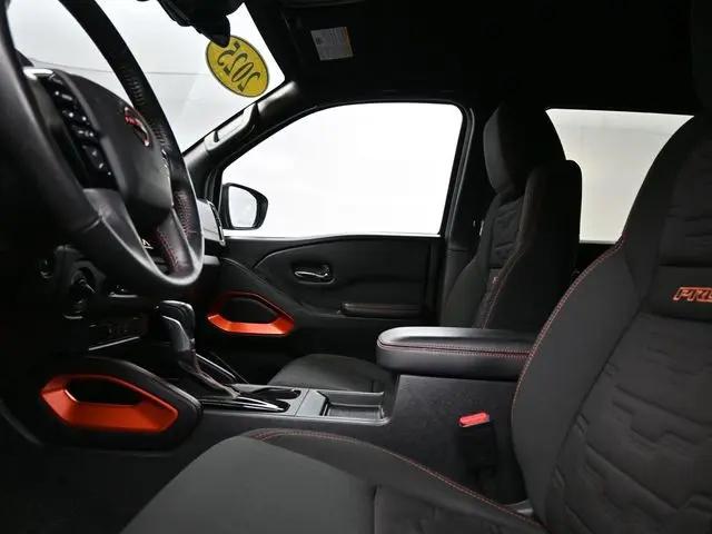 2025 Nissan Frontier Crew Cab PRO-4X 4x4