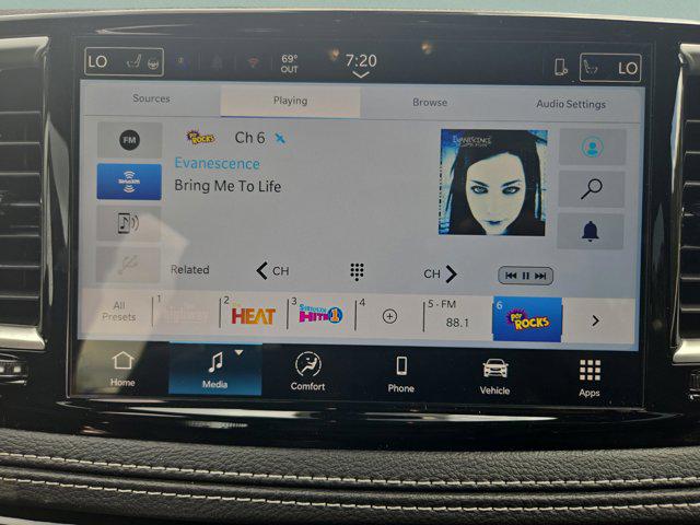 2026 Chrysler Pacifica Select