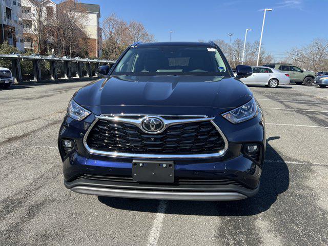 2026 Toyota Highlander Hybrid Platinum