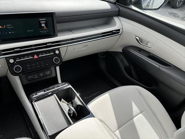 2026 Hyundai Tucson Hybrid Blue SE