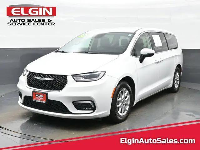 2023 Chrysler Pacifica Touring L for sale in Elgin, IL
