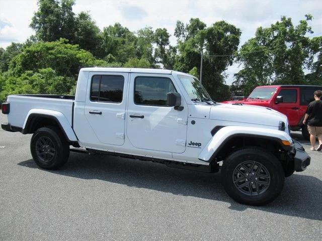 2026 Jeep Gladiator GLADIATOR SPORT S 4X4 2026 Jeep Gladiator GLADIATOR SPORT S 4X4