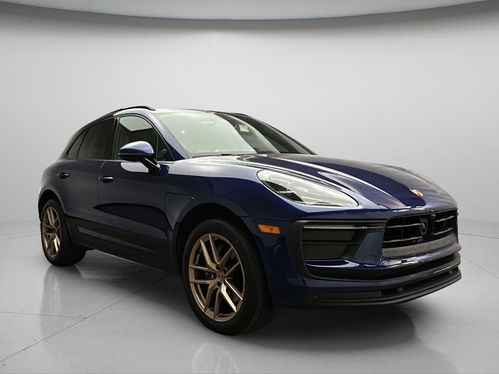 2023 Porsche Macan Base