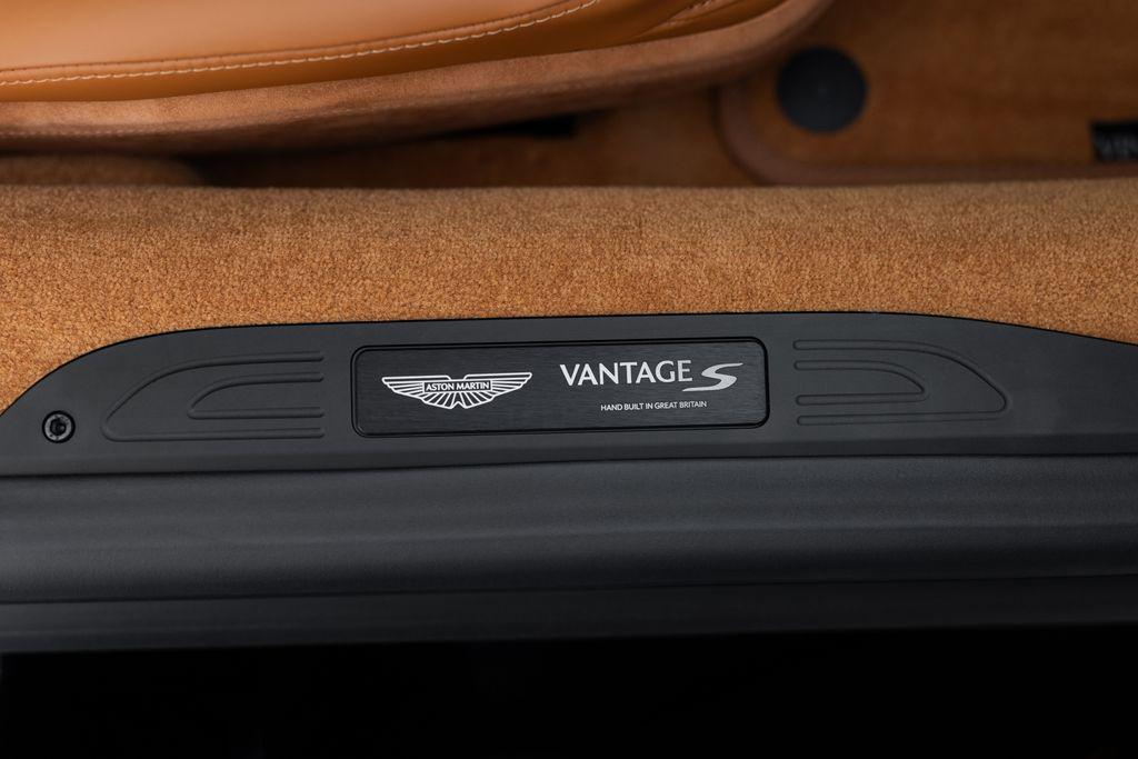 2026 Aston Martin Vantage Base - Photo 25