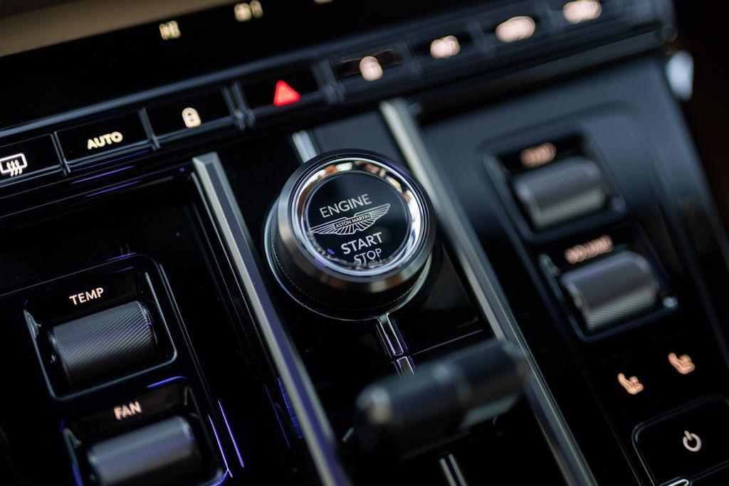 2026 Aston Martin Vantage Base - Photo 33