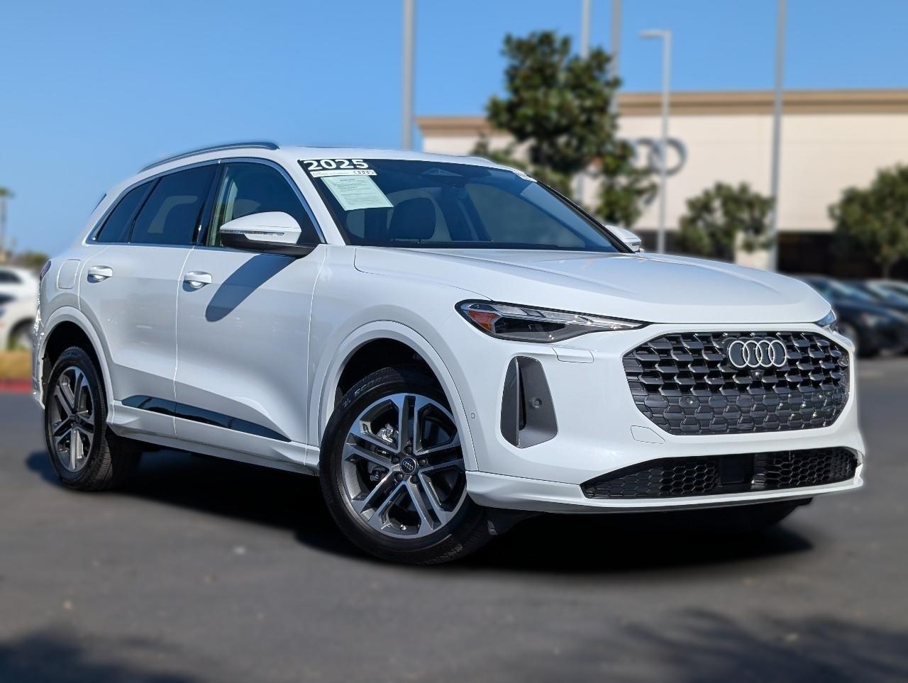 2025 Audi Q5 quattro Premium 40 TFSI