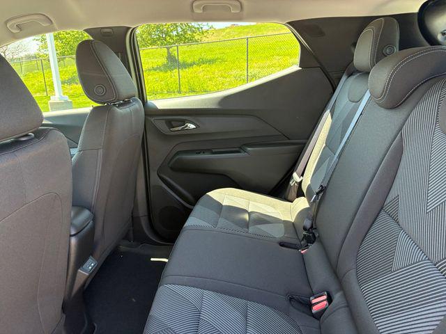 2027 Chevrolet Bolt LT FWD
