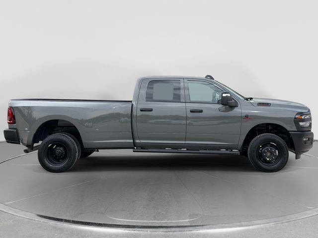 2026 RAM Ram 3500 RAM 3500 TRADESMAN CREW CAB 4X4 8 BOX