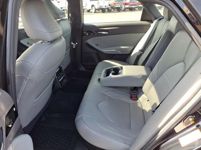 2019 Toyota Avalon Hybrid Limited