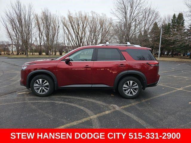 2023 Nissan Pathfinder SL 4WD for sale in Urbandale, IA