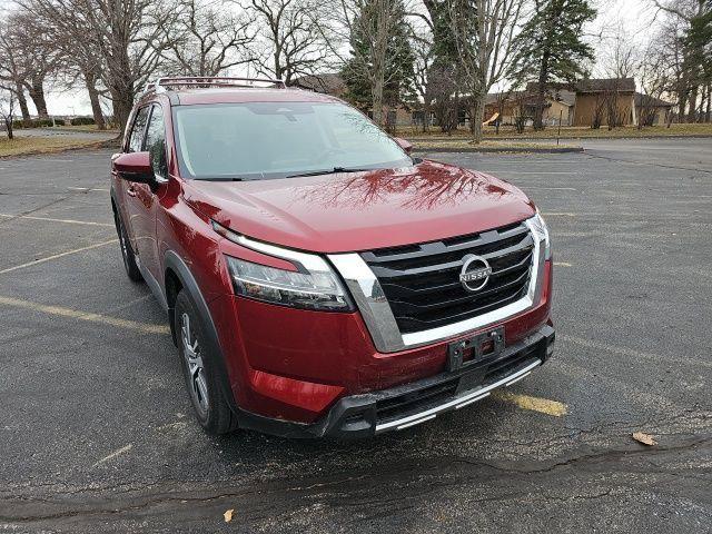 2023 Nissan Pathfinder SL 4WD
