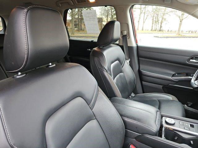 2023 Nissan Pathfinder SL 4WD