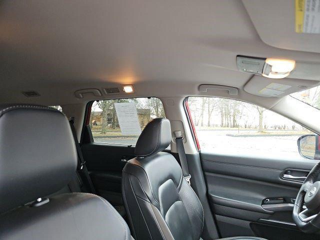 2023 Nissan Pathfinder SL 4WD