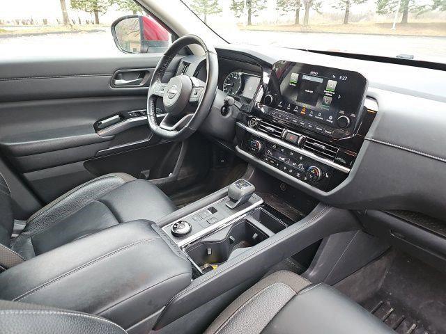 2023 Nissan Pathfinder SL 4WD