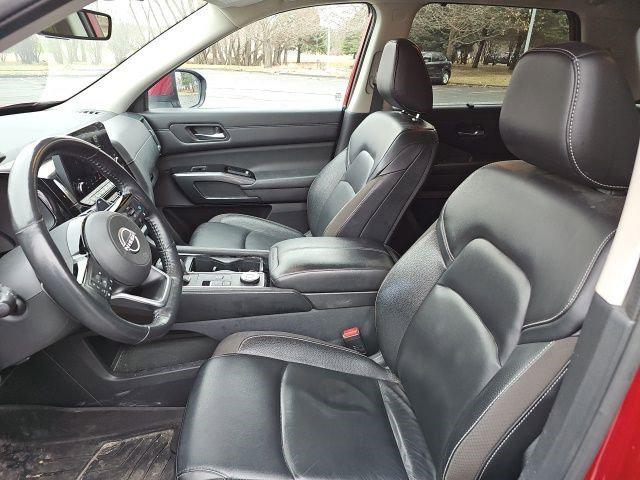 2023 Nissan Pathfinder SL 4WD