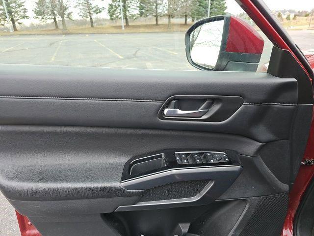 2023 Nissan Pathfinder SL 4WD