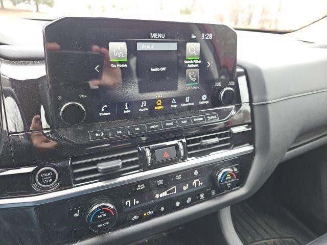2023 Nissan Pathfinder SL 4WD