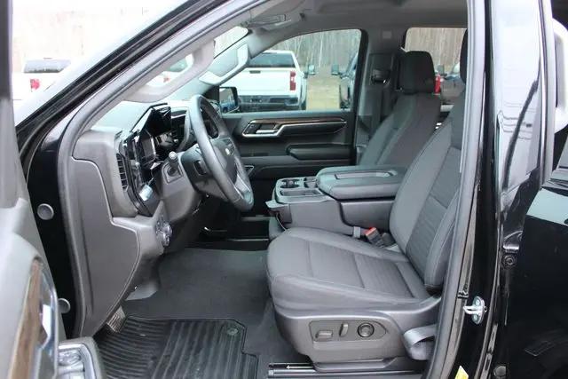 2024 Chevrolet Silverado 1500 4WD Crew Cab Short Bed LT with 2FL