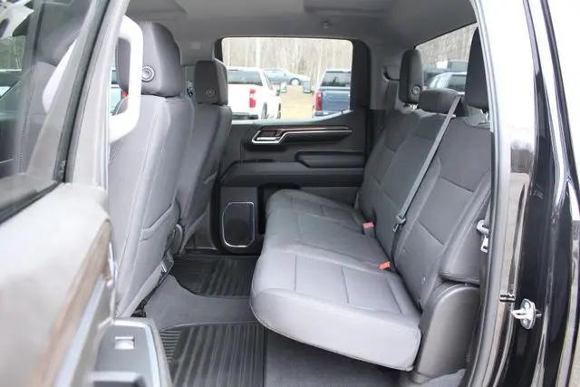 2024 Chevrolet Silverado 1500 4WD Crew Cab Short Bed LT with 2FL