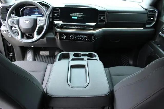 2024 Chevrolet Silverado 1500 4WD Crew Cab Short Bed LT with 2FL