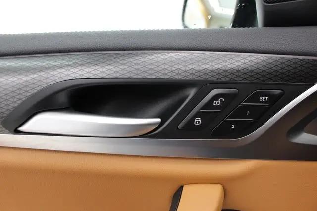 2023 BMW X4 M40i