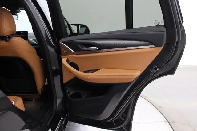 2023 BMW X4 M40i