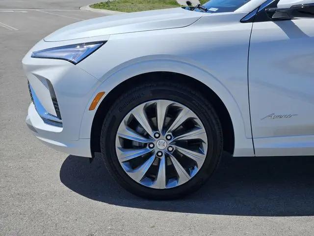 2026 Buick NV Avenir FWD