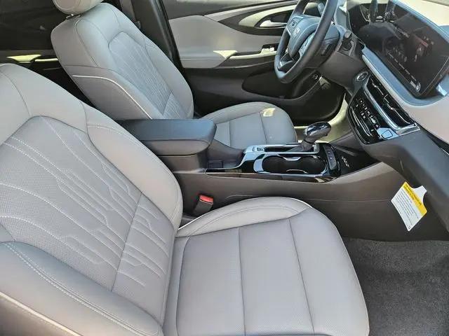 2026 Buick NV Avenir FWD