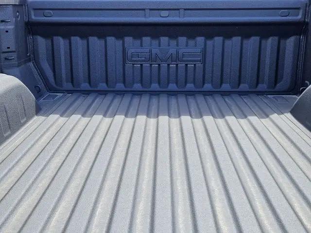 2026 GMC Sierra 1500 Crew Cab, Short Bed, SLT, 4WD