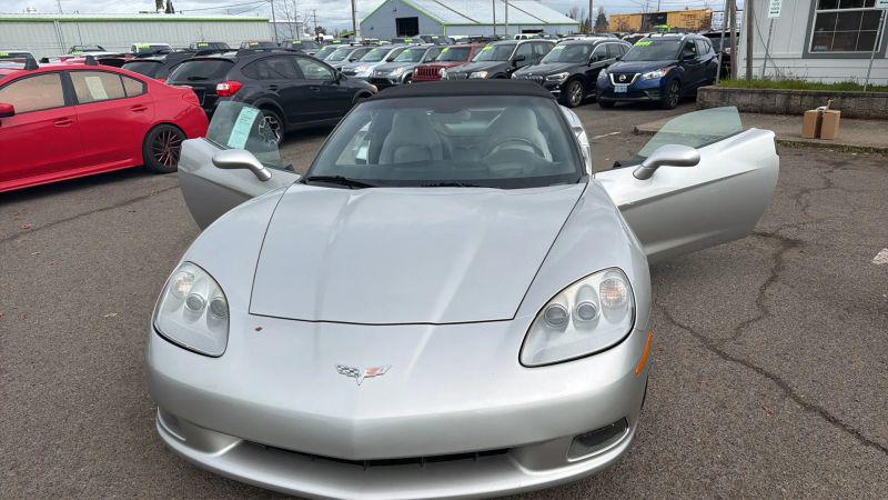 2005 Chevrolet Corvette Base