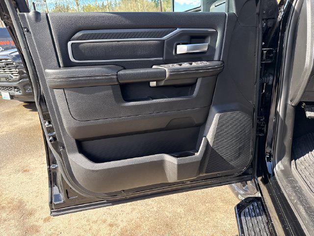 2026 Ram 3500 Big Horn Crew Cab 4x4 8 Box