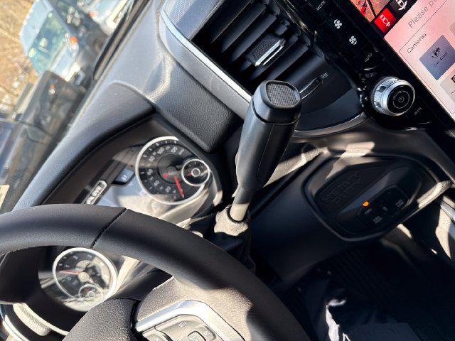 2026 Ram 3500 Big Horn Crew Cab 4x4 8 Box