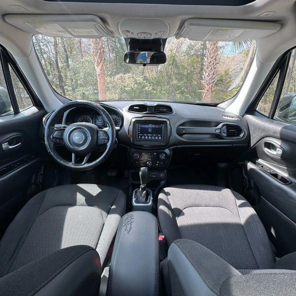 2020 Jeep Renegade Altitude FWD