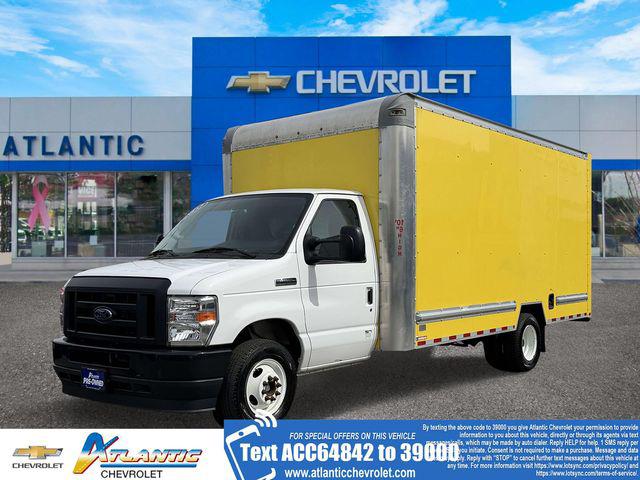 2022 Ford E-Series Chassis E-350 SD Cutaway SB RWD
