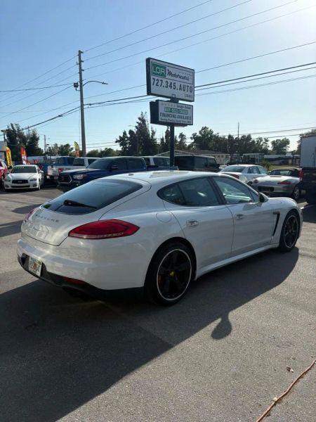2016 Porsche Panamera GTS